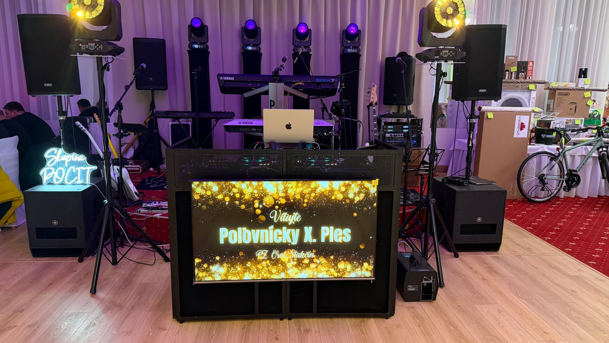 DJ pult, profesionálny zvuk a svetelná technika na plese